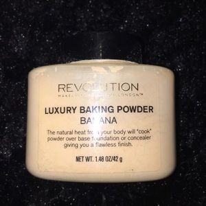🔻sold🔺Make up Revolution Banana powder